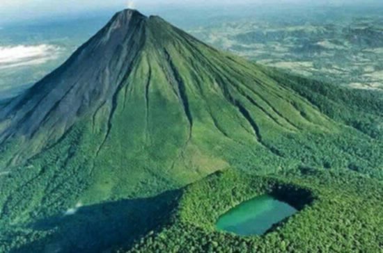 Volcano in Costa Rica, Scenic Landscape
